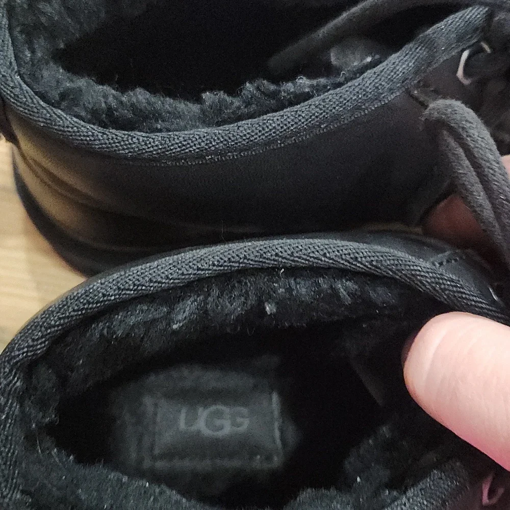 UGG Neumel Chukka Boot 8 Black Leather Shearling Boho Cozy Warm Waterproof - Picture 5 of 9